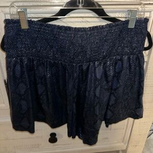 Snakeskin tcec shorts. NWT